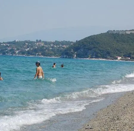 Hotel Sintrivanis