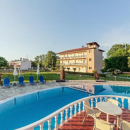 Hotel Sintrivanis 2*