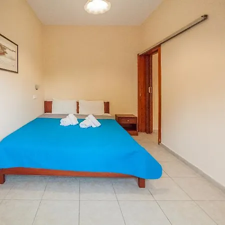 Hotel Sintrivanis 2*