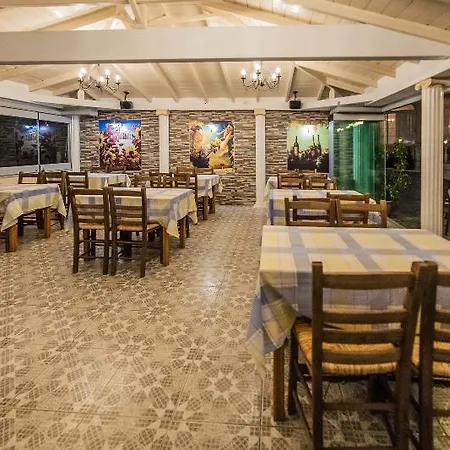 Hotel Sintrivanis