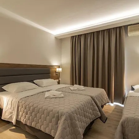 Sintrivanis Hotel 2*